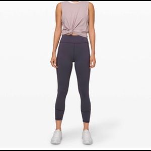 Lululemon In Movement Tight 25” Moonwalk size 8 - EUC